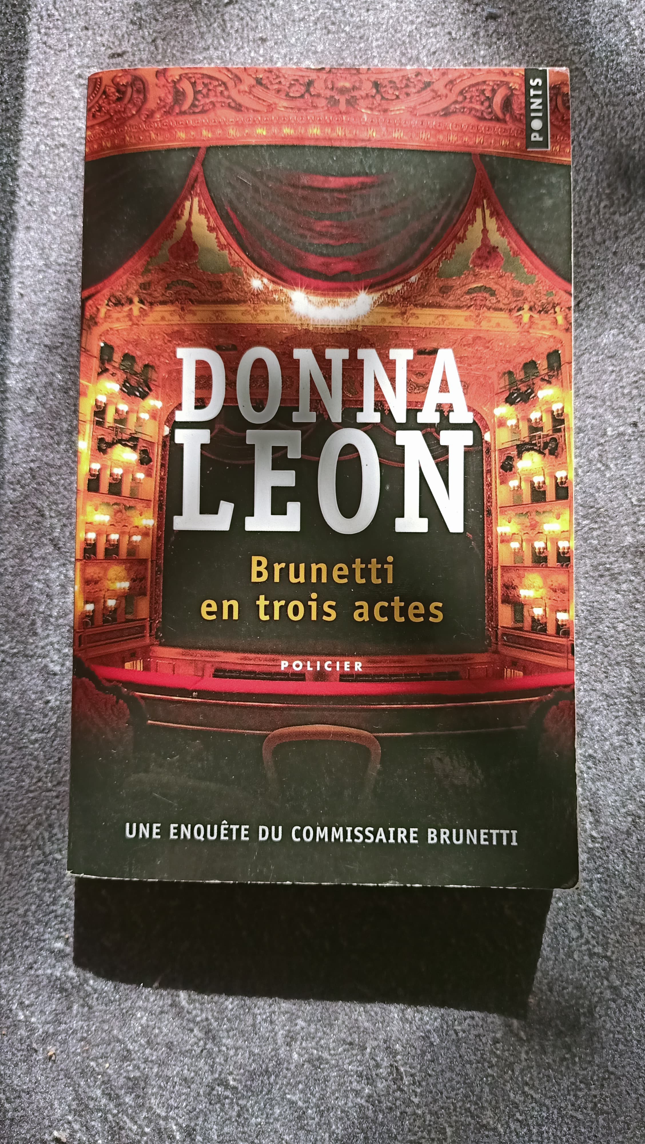 Brunetti en trois actes
